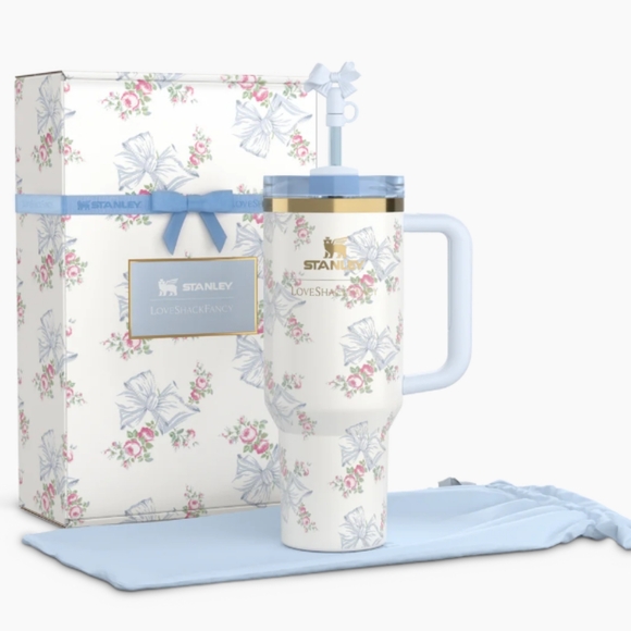 Stanley x LoveShackFancy Holiday - 40oz Rosa Beaux Blue Quencher - Picture 2 of 3